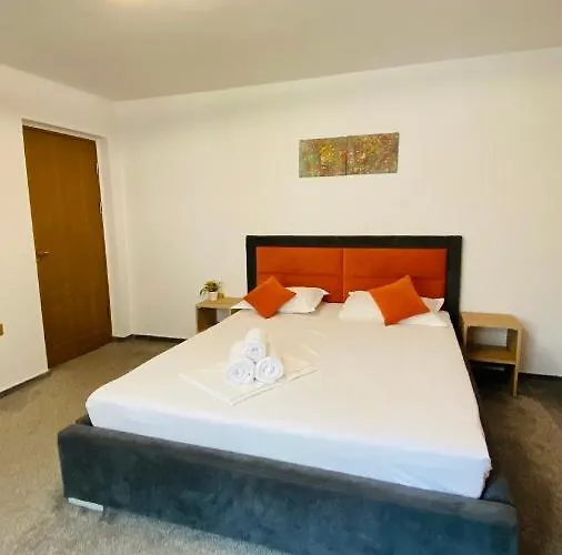 Orange House ホームステイ *