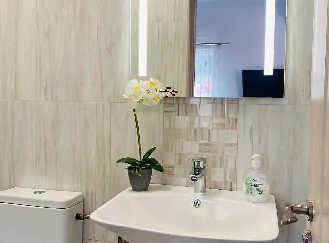 ホームステイ Orange House