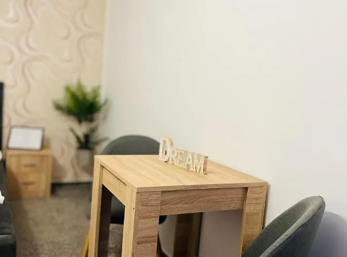 ホームステイ Orange House