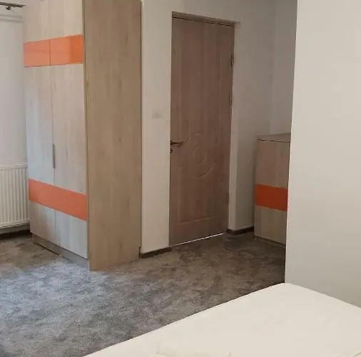 ホームステイ Orange House